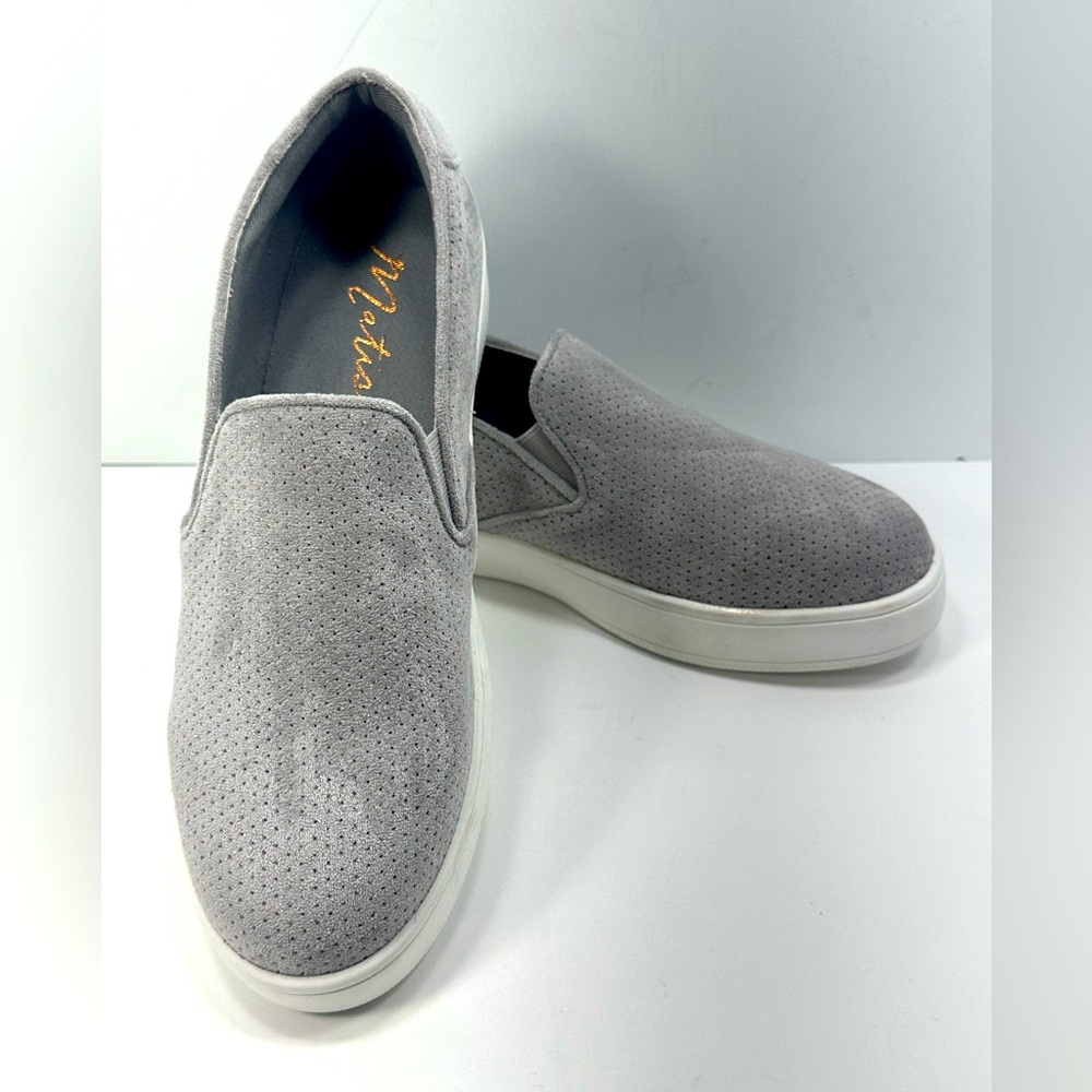 NWOT - Matisse Slip-On Faux Suede Sneakers - Size 8M - Dove Gray
